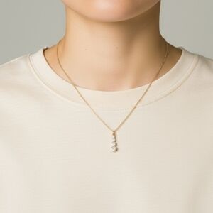 Graduated 3 Stone Pendant On Gold Tone Chain